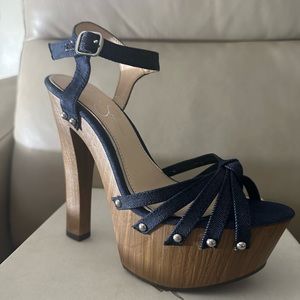 Jessica Simpson Dettina Platform heels, size 8 1/2 in color Indigo.